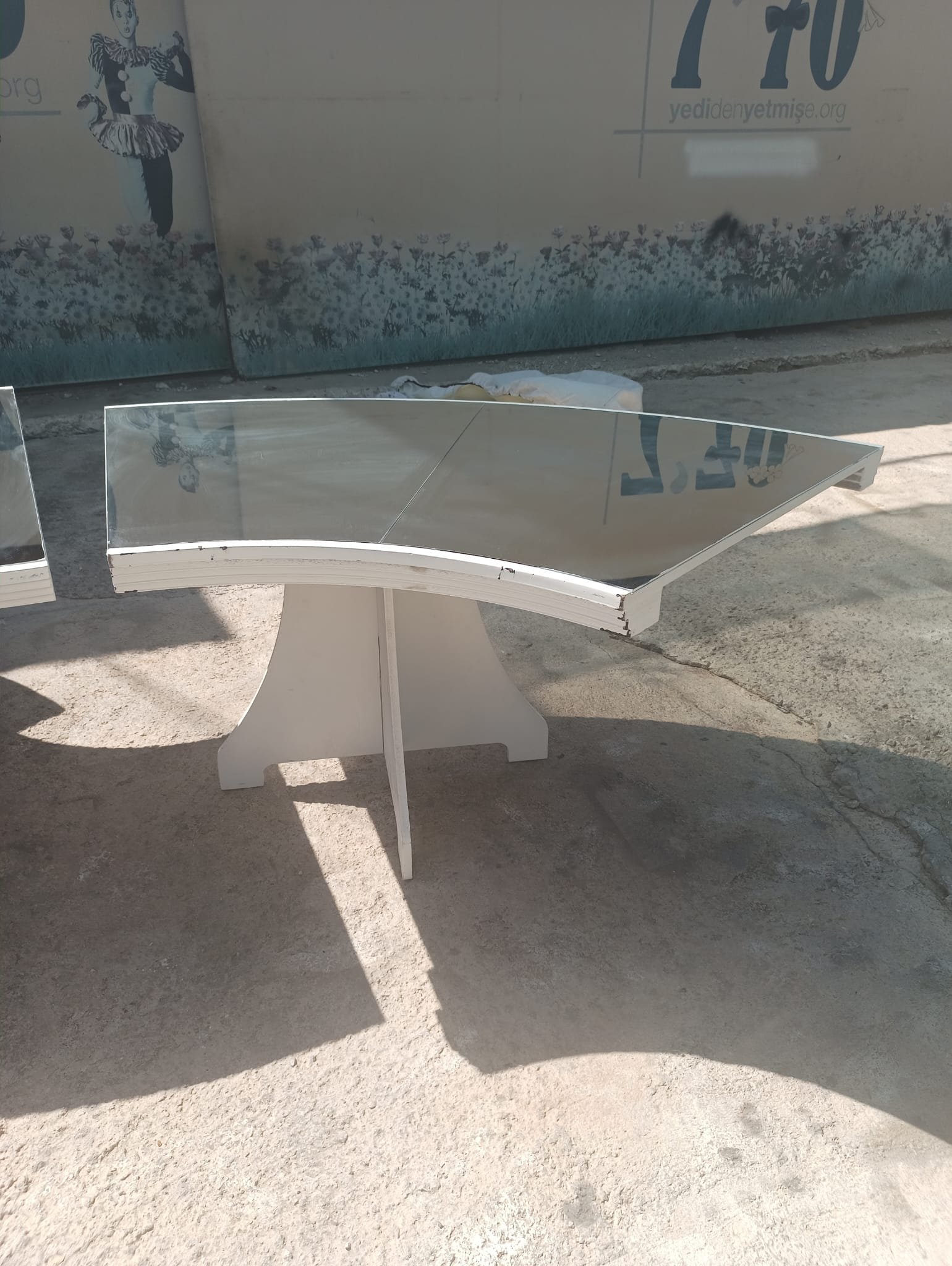 C Beyaz Aynalı Masa 180cmX80cmX105cm