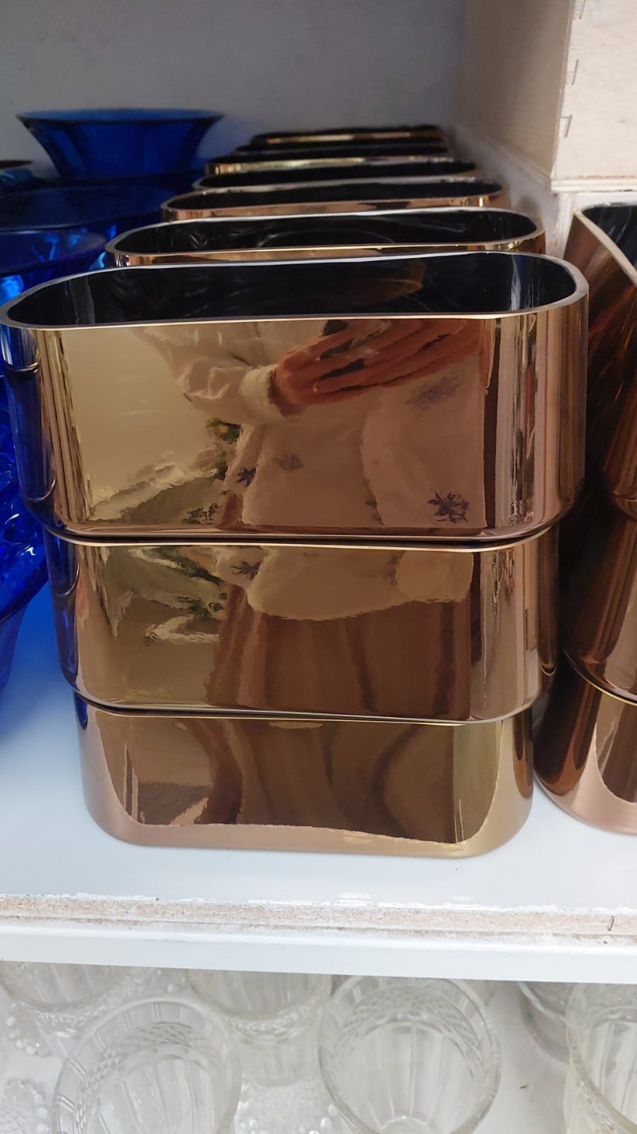gold dikdörtgen vazo